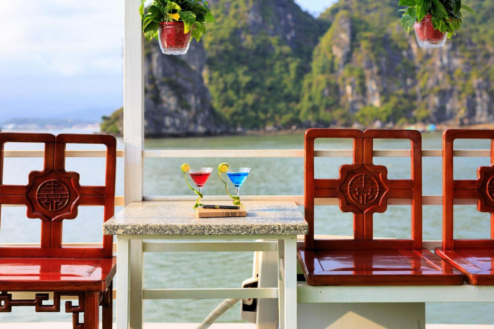 Cozy Bay Classic Cruise Халонг Экстерьер фото