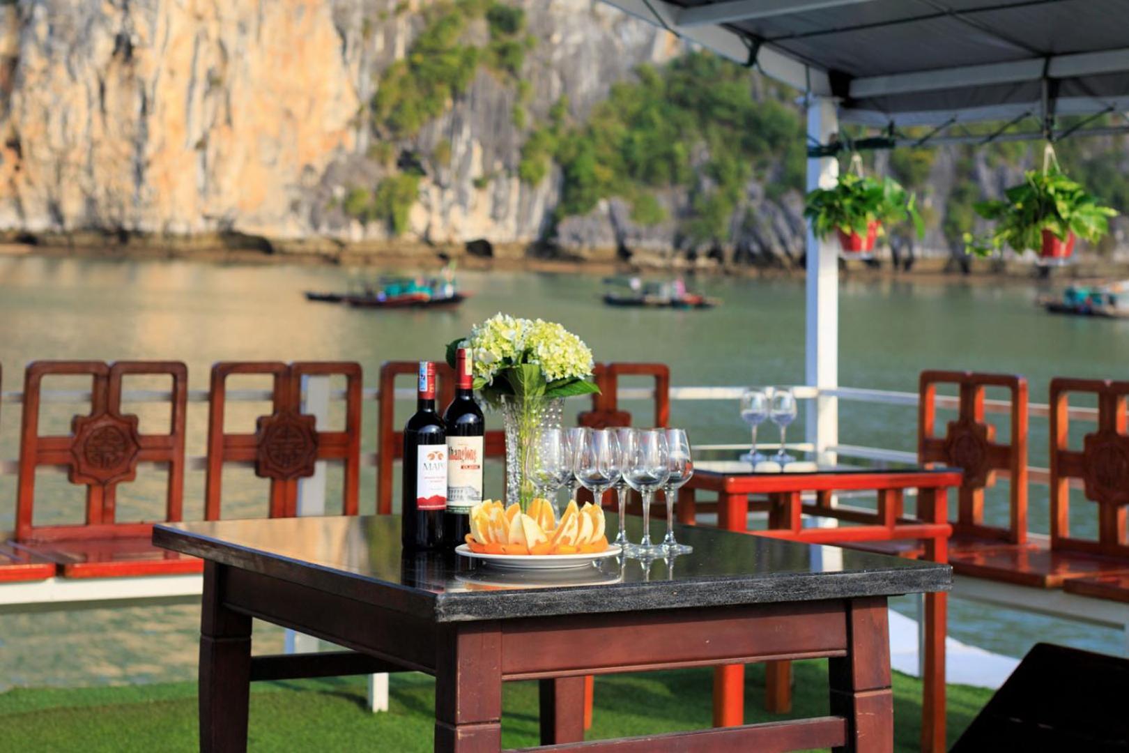 Cozy Bay Classic Cruise Халонг Экстерьер фото